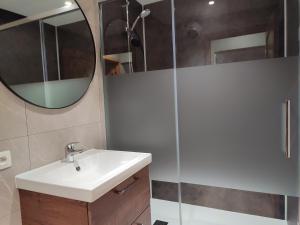 Vannituba majutusasutuses Bastogne Maison de vacances avec sauna