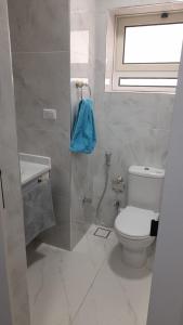 Delta Sharm pool view Studio Shahrazad的一间浴室