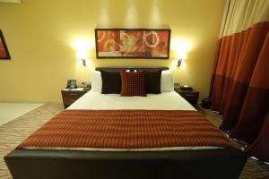 Letto o letti in una camera di Staybridge Suites Beirut by IHG