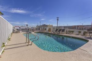 Piscina di Motel 6-Phoenix, AZ - Airport - 24th Street o nelle vicinanze