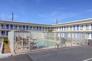 Piscina di Motel 6-Phoenix, AZ - Airport - 24th Street o nelle vicinanze