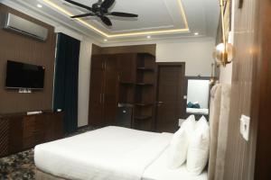 Fotografie z fotogalerie ubytování Swarg Hotel v destinaci Sāhīwāl