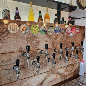 The Cornish Arms Inn酒廊或酒吧区