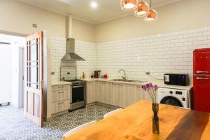 Η κουζίνα ή μικρή κουζίνα στο Estudio a orilla de Rio