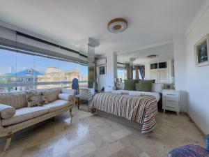 Posedenie v ubytovaní Parque Marbella Three Bedroom Apartment + 37 fotografií