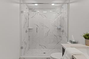 Gallery image of Luxury 3 level, 3 Bedroom 171-9 Condos in Leamington