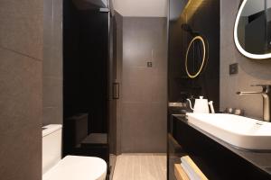 Shanghai Captain 5 Youth Hotel - Xinzhuang Metro Station 욕실