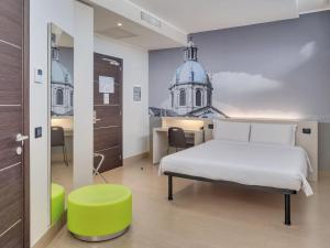 Postel nebo postele na pokoji v ubytování B&B Hotel Como Camerlata