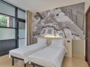Postel nebo postele na pokoji v ubytování B&B Hotel Como Camerlata