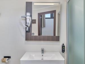 B&B Hotel Como Camerlata的一间浴室