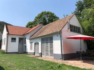 Budova, v ktorej sa dovolenkový dom nachádza