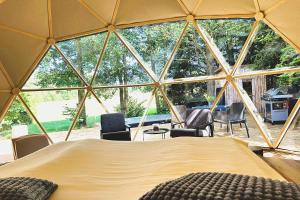 Fotografie z fotogalerie ubytování Glamping tent between two streams v Příbrami