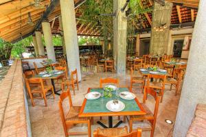 Restaurace v ubytování Hotel Ciudad Real Palenque + 37 fotografií