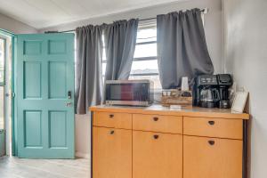 Fotografie z fotogalerie ubytování Apt 1 Mi to Riverfront in Titusville with Patio v destinaci Titusville