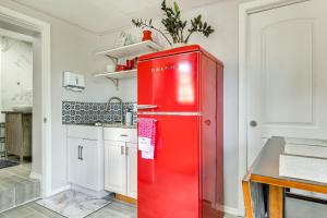 Fotografie z fotogalerie ubytování Apt 1 Mi to Riverfront in Titusville with Patio v destinaci Titusville