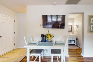 Gallery image of Clubhouse Villa Mini-Suite in Sunset Beach +18 photos