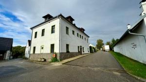Budova, kde se aparthotel nachází