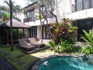 Kolam renang di atau dekat dengan Seminyak Apartment by LBV