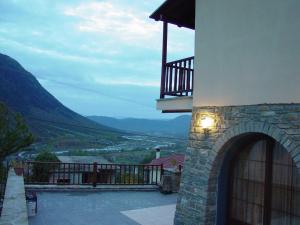 A general mountain view or a mountain view taken from a szállodákat