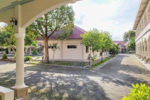 Gallery image of OYO 93051 Wisma Syariah Buloe in Enrekang +22 photos