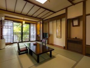 Posezení v ubytování Otowaya Ryokan