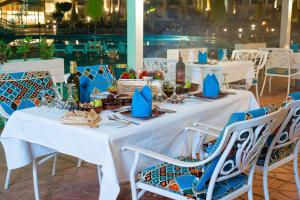 A restaurant or other place to eat at Aurora Oriental Resort Sharm El Sheikh