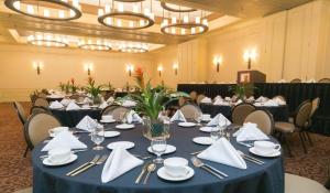 Εστιατόριο ή άλλο μέρος για φαγητό στο Adam's Mark Hotel & Conference Center