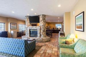 Χώρος καθιστικού στο Quality Inn & Suites Lincoln North