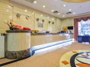 Zona de hol sau recepție la New World Hotel