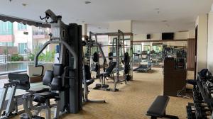 Spordikeskus ja/või sportimisvõimalused majutusasutuses The BCC Hotel & Residence