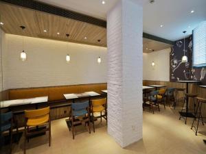 Posezení v ubytování Hanting Premium Hotel Shanghai Xizang Nan Road