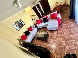 an overhead view of a living room with a couch at Sol & Mar in El Médano