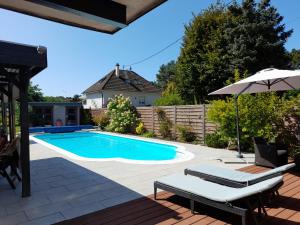 Bazén v ubytování appartement très chaleureux cocooning et calme nebo v jeho okolí