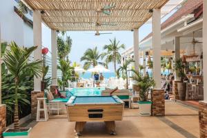 Bazén v ubytování TropiCoco Beach Resort Koh Phangan nebo v jeho okolí