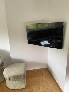 TV a/nebo společenská místnost v ubytování Ferienwohnung Marcel I