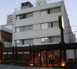 O edifício em que o hotel se localiza