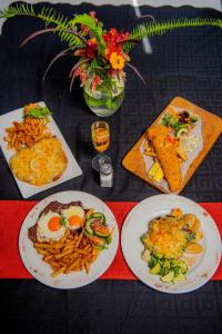 Jídlo v hotelu nebo okolí