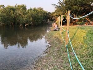 Permandangan sungai dekat dengan rumah percutian