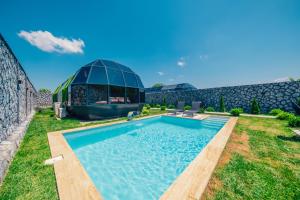 Bazén v ubytování BALİ Sapanca nebo v jeho okolí