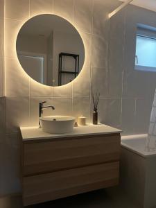 Koupelna v ubytování Boho appartement dans villa à Grandson + 6 fotografií
