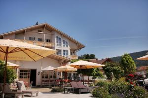 Nespecifikovaný výhled na hory nebo výhled na hory při pohledu z hotelu