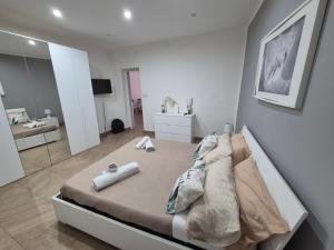 Giường trong phòng chung tại Sweet Home Airport