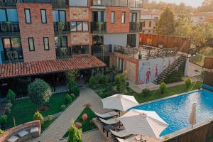 Bazén v ubytování Boutique Hotel Kviria nebo v jeho okolí