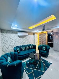 Posezení v ubytování Blissfull apartment at bahria town