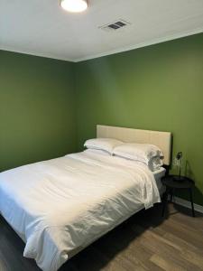 Gallery image of Creekside Cabin - 5 Mins from LA TECH and Sports Complex in Ruston