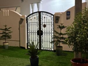 Vườn quanh Lunar Beach Hostel