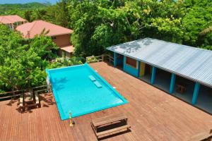 Piscina a Eureka Home o a prop