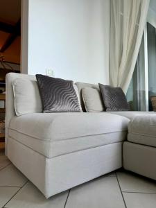 Зона вітальні в Rest and Relax Arona - On the lake