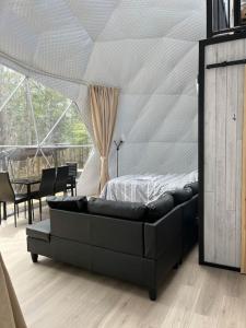 Postel nebo postele na pokoji v ubytování Chamcook_B Dome