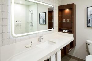 Vannituba majutusasutuses Delta Hotels by Marriott Fredericton